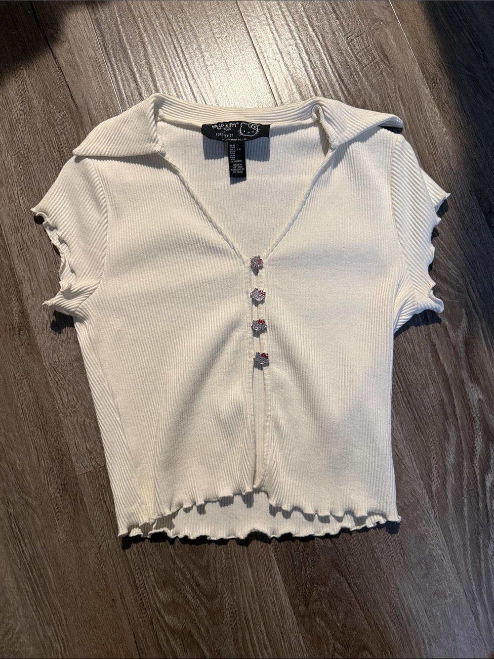 Hello Kitty Cream Ribbed Collared Short Sleeve Button Crop Top - Forever 21